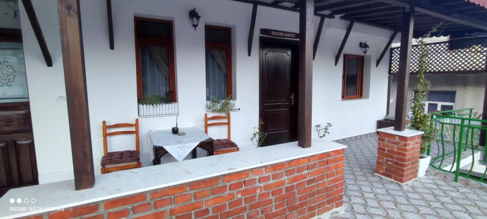 Guest House Baba Lluka Berat Exterior photo