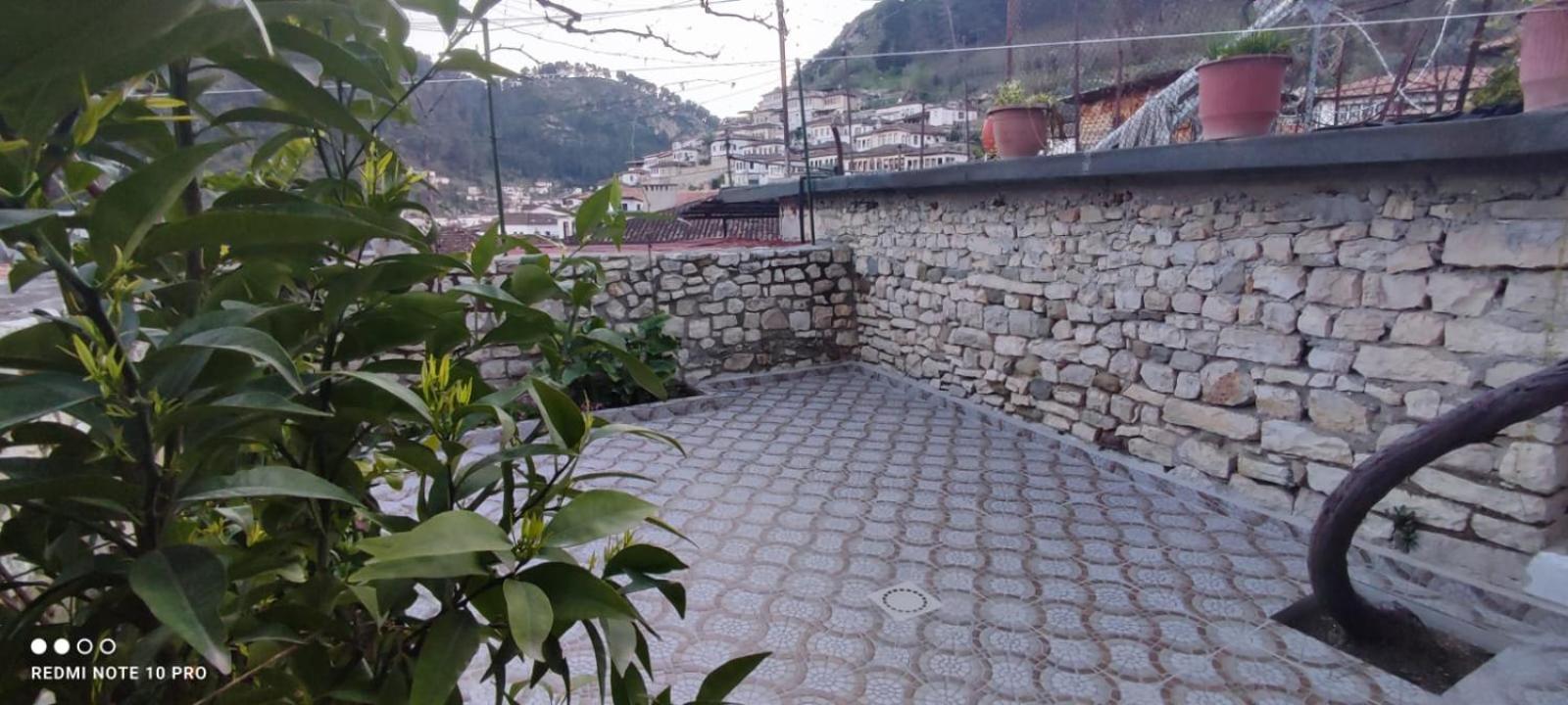 Guest House Baba Lluka Berat Exterior photo