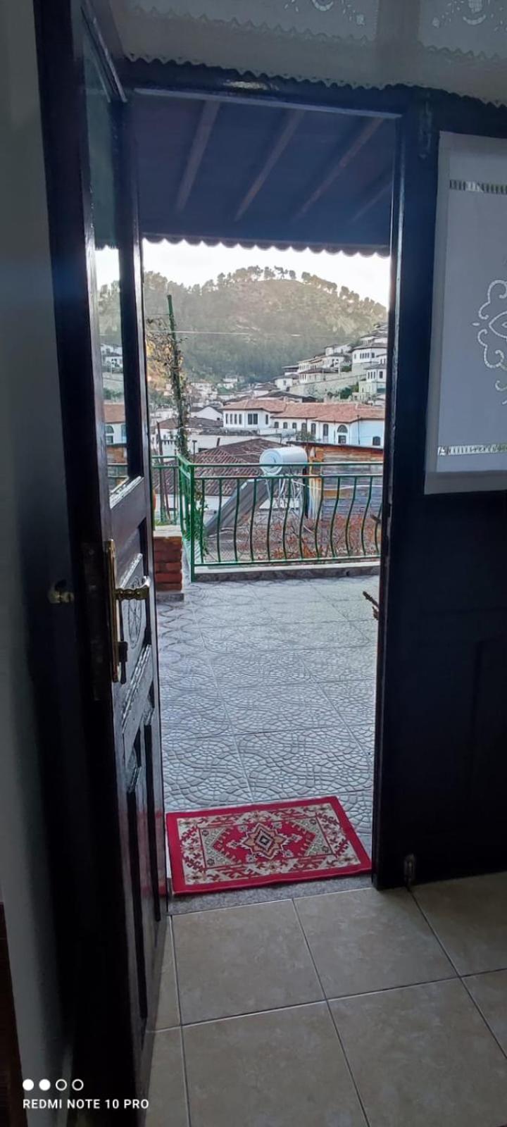 Guest House Baba Lluka Berat Exterior photo