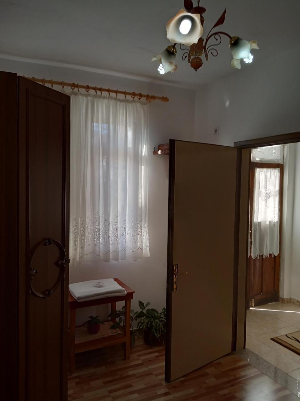 Guest House Baba Lluka Berat Exterior photo