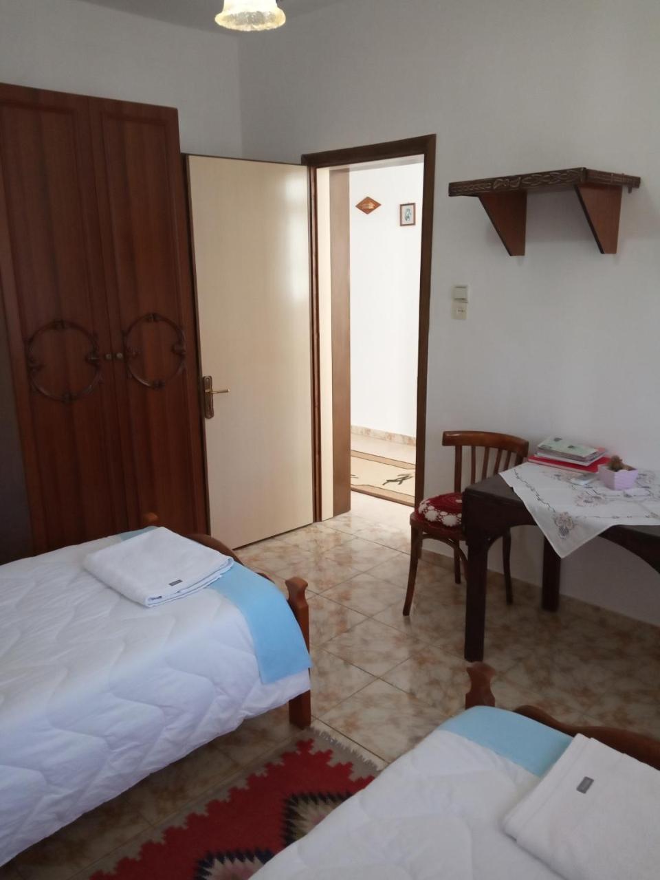 Guest House Baba Lluka Berat Exterior photo