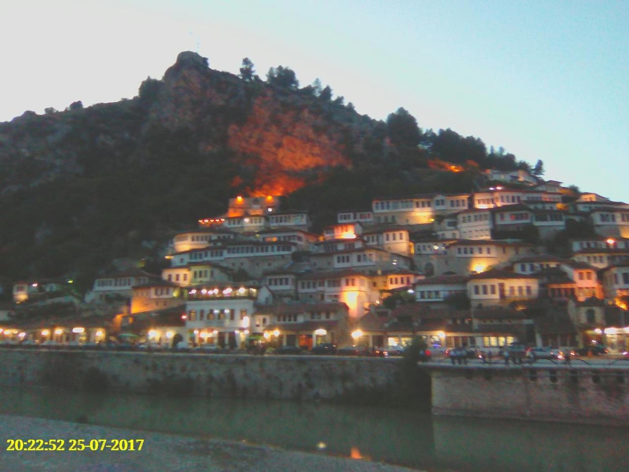 Guest House Baba Lluka Berat Exterior photo